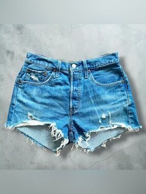 Levi’s 501 Distressed Denim Shorts Size 27